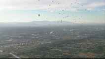 Cientos de globos aerostáticos llenan de color el cielo en Estados Unidos en Albuquerque