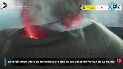 El vertiginoso vuelo de un dron sobre tres de las bocas del volcán de La Palma