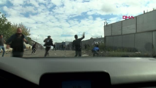 Ümraniye'de kağıt toplaycılarına yapılan baskında ortalık karıştı (1)