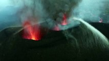 Vulkan auf La Palma bricht teilweise ein: Mehr flüssige Lava fließt ins Tal hinab