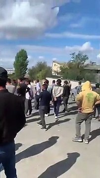 Atık kağıt depolarına polis baskını