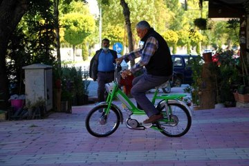 Elazığlı motosiklet ustası 1951 model mini mobilete gözü gibi bakıyor
