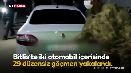 Durdurulan iki otomobilden 29 düzensiz göçmen çıktı