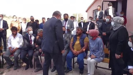 Son dakika haber | AFYONKARAHİSAR - Kazada yaşamını yitiren 5 öğrenci son yolculuğuna uğurlandı (3)