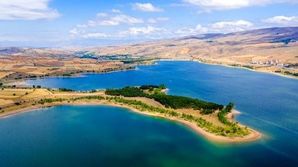 Bu göl ilçeye hem ad, 'hem de hayat verdi