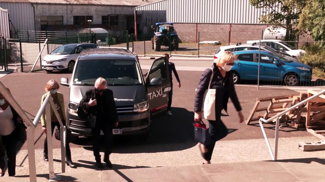 Enseignement agricole : les sénateurs en visite dans le Puy-de-Dôme