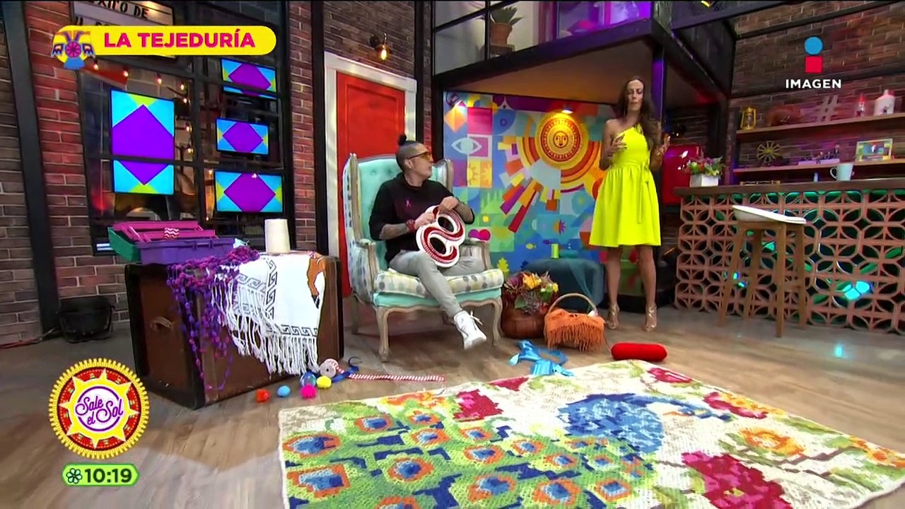 Familia se dedica a tejer y nos enseñan varias técnicas