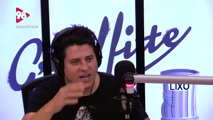 Graffite98 | Cachorro brigando a 2km de distância