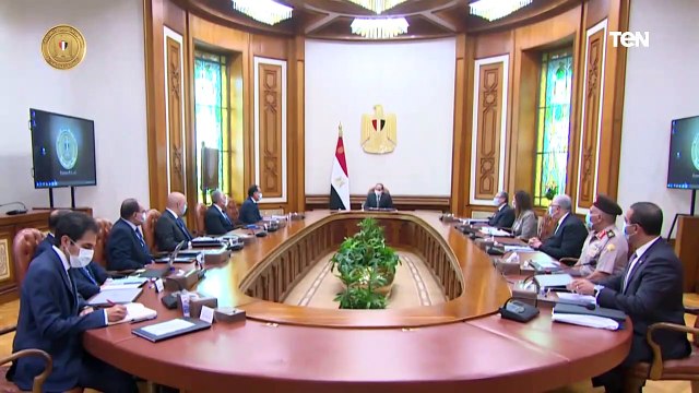 الرئيس السيسي يتابع خطط الدولة في تحلية المياه ومشروعات الهيئة الهندسية على مستوى الجمهورية