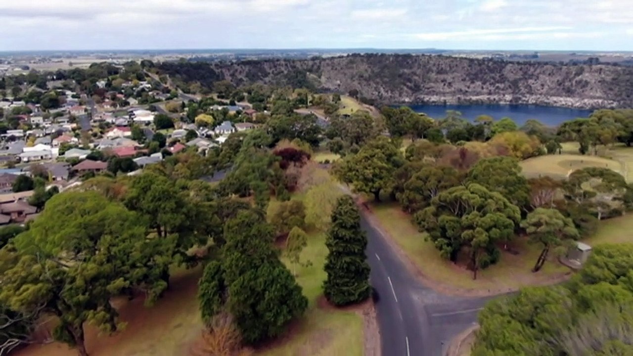 Tougher restrictions in southeast SA as authorities investigate COVID case