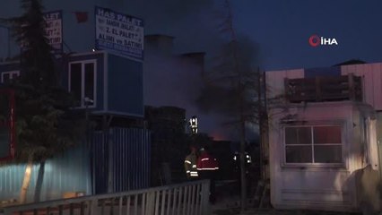 Ümraniye'de palet üretimi yapan fabrika alevlere teslim oldu