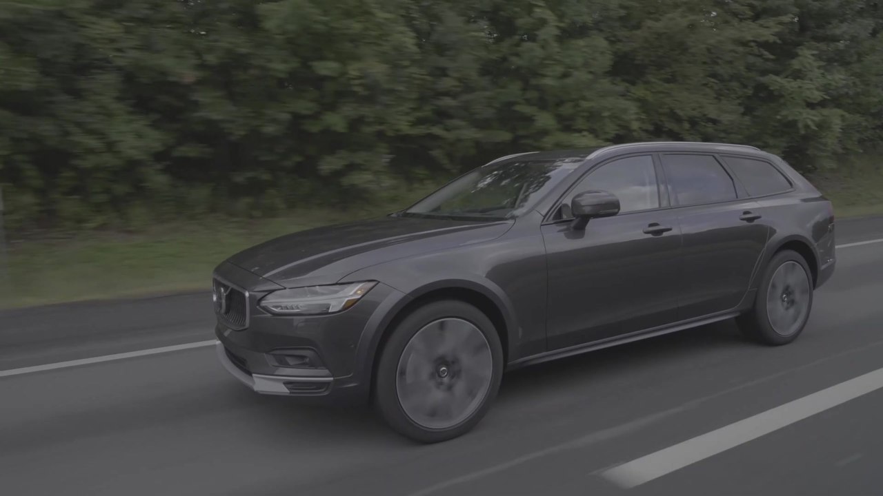 2022 Volvo V90 Cross Country Driving Video