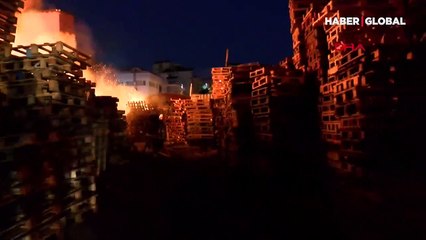 Ümraniye'de palet imalathanesinde yangın