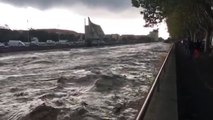 Liguria, esondano torrenti: chiuse scuole, ferrovie e strade