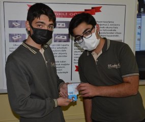 LİSE ÖĞRENCİLERİ GÖRME ENGELLİLER İÇİN PARA TANIMA CİHAZI YAPTI