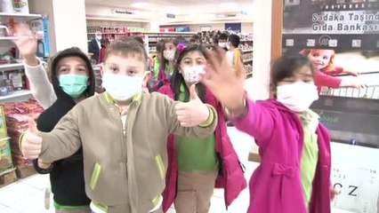 Minik yürekler, ihtiyaç sahipleri için yardım topladı