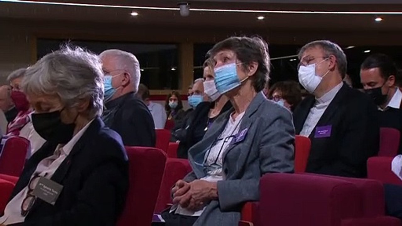 'Sie kommen aus der Hölle': Bericht zu Missbrauch in der katholischen Kirche in Frankreich