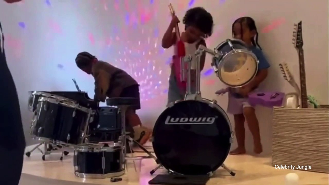 True, Chicago and Psalm dancing to Barbie Girl