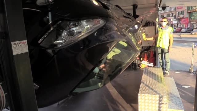 Emniyet kemeri takmayan sürücülere, simülasyon aracında kaza anı yaşatıldı