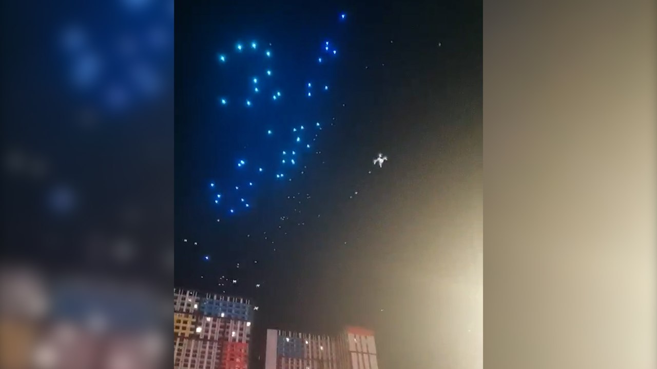 Des centaines de drones hors de contrôle lors d'un spectacle en Chine