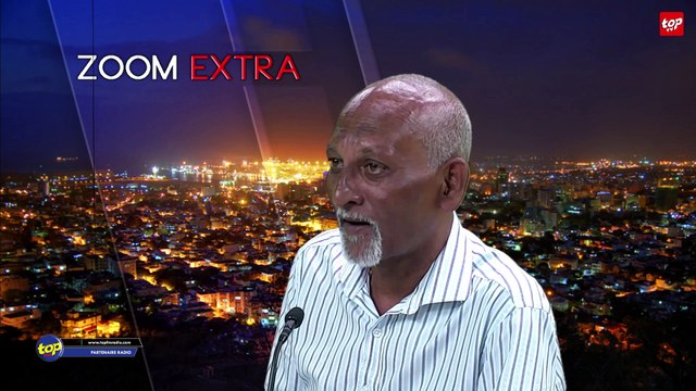 Zoom Extra : Résultats du HSC et erreurs de Cambridge : Murvind Beetun reçoit Soondress Sawmynaden et FezalJeeroo burkhan .