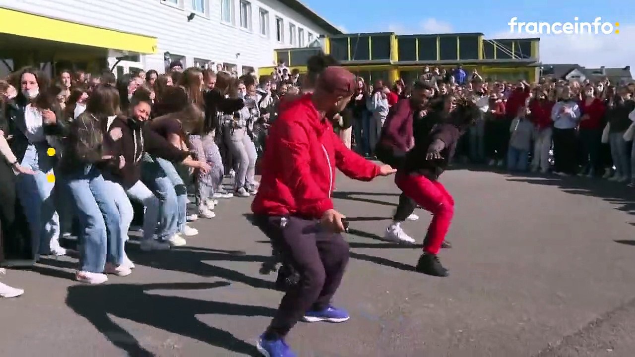 Des spectacles surprises à la récré pour sensibiliser les jeunes à la culture et aux arts vivants