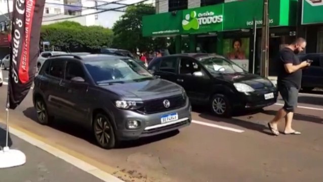 Engavetamento é registrado na Rua São Paulo com a Rua Souza Naves