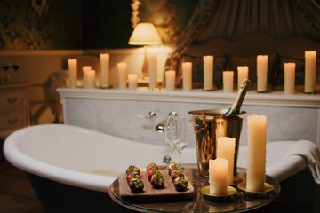 You Can Bathe in Champagne With Gold-leaf Bubbles at This Boutique UK Hotel