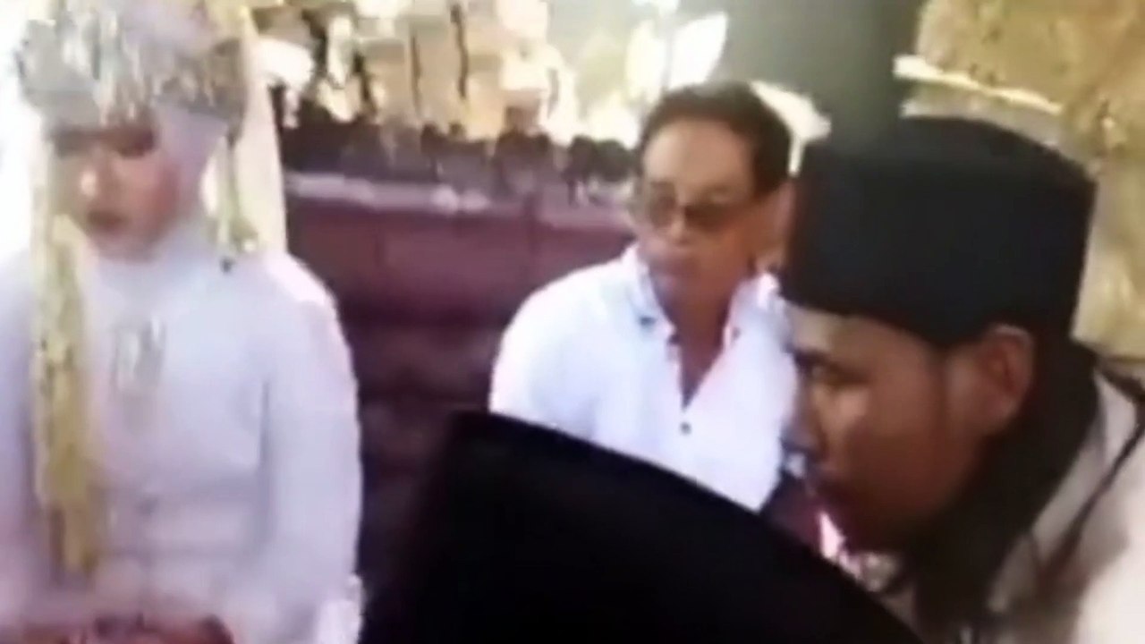Tengah Ijab Kabul, Ada Bayangan Lewat Diatas Ceweknya. Bikin Merinding