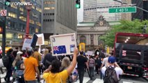 شاهد: متظاهرون مناهضون للقاحات أمام القنصلية الأسترالية في نيويورك