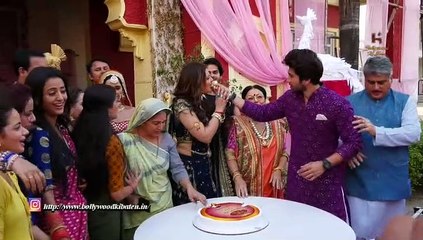 Cake Cutting celebration on completion of 200 episode of Dangal TV Serial "Ranju ki Betiyan"