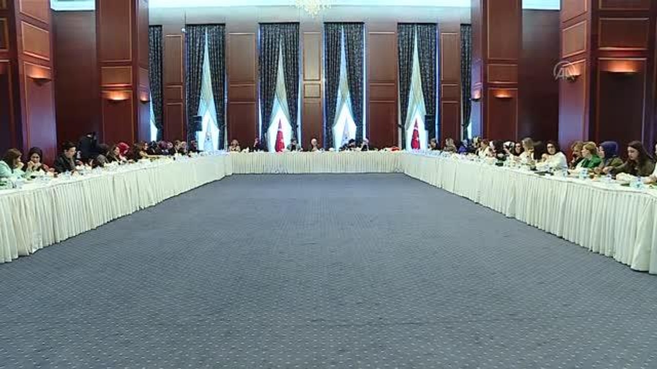 Bakan Yanık, partisinin kadın milletvekilleriyle istişare ve değerlendirme toplantısına katıldı