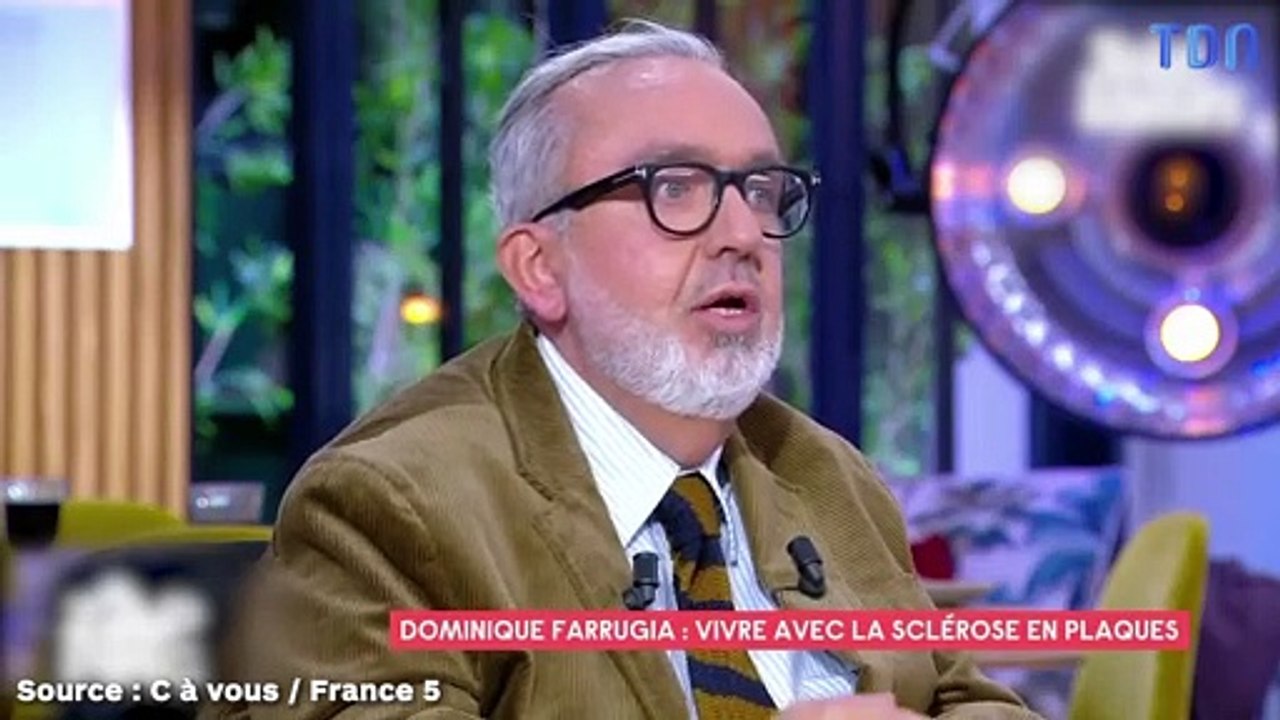 Dominique Farrugia atteint de la sclérose en plaques : il dévoile l'horrible remarque que lui a faite une hôtesse de l'air lors d'un voyage (VIDEO)
