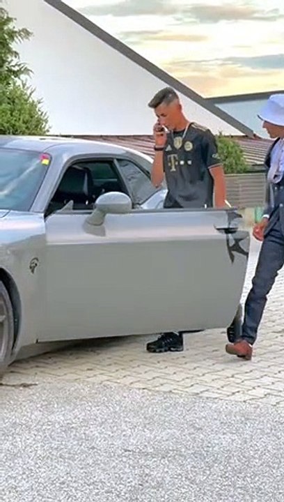 what happened to simple city?we all seem to put on a stages,and we all feel to put complicate a show