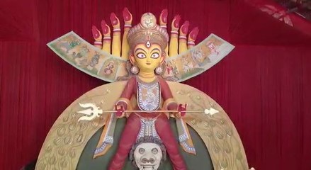 বেহালা জয়রামপুর সর্বজনীন দুর্গোৎসব কমিটির প্রতিমার চক্ষু দান করলেন প্রতিমা শিল্পী উপাসনা