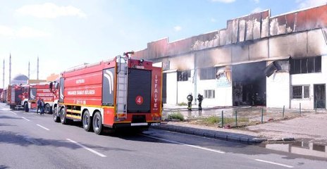 FABRİKASINDA ÇIKAN YANGINI GÖZYAŞLARIYLA İZLEDİ