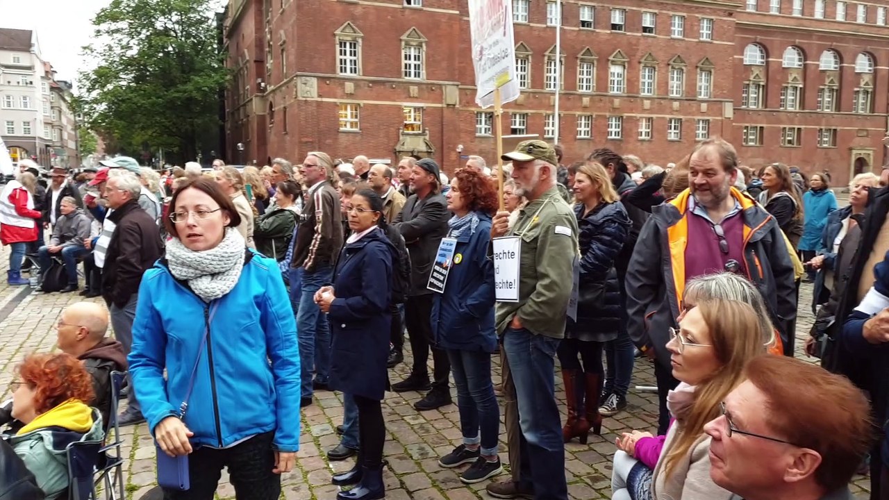 24.09.2021 Kiel - Abschlusskundgebung dieBasis – Karina Reiss