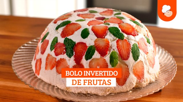Bolo invertido de frutas