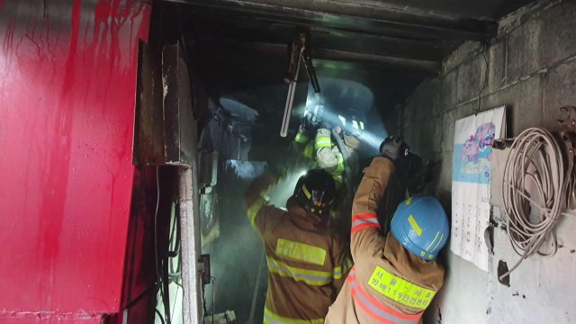 서울 서초구 주유소에서 불...인명 피해 없어 / YTN