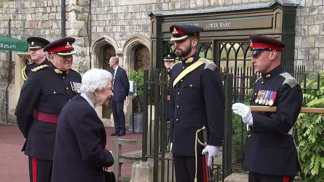 Queen jokes with Canadian officer over his array of medals