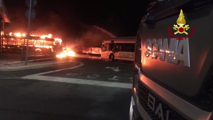 Rogo di 26 bus a Roma, dolo o errore dipendente