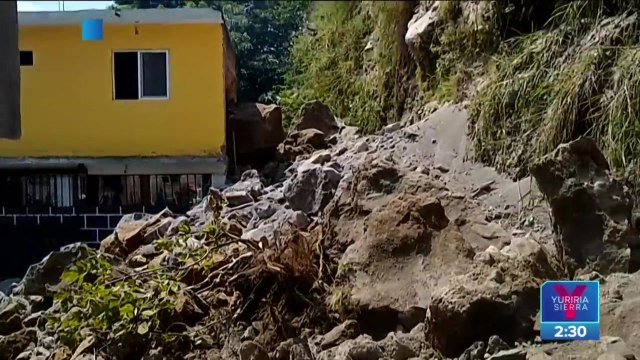 Derrumbe deja tres casas dañadas en Cuernavaca