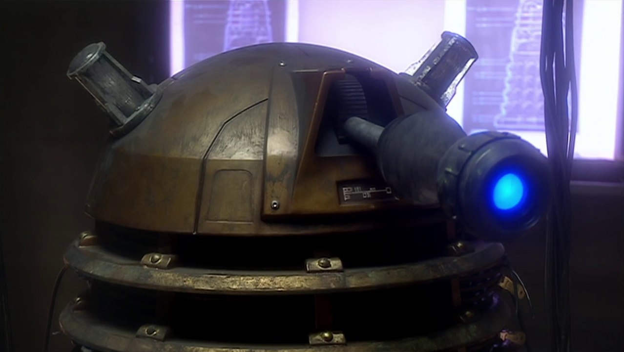 Doctor Who Temporada 1 episodio 6 "Dalek" (subtítulos en español) parte (1/2)