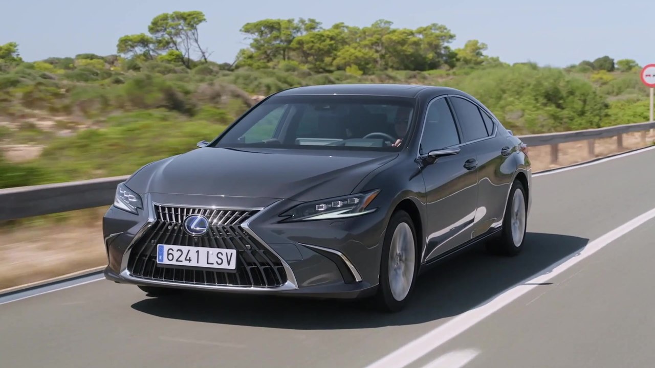 Der neue LEXUS ES 300h Highlights