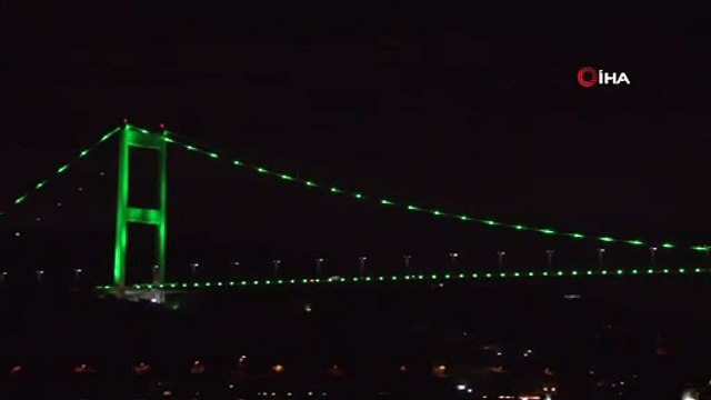 İstanbul'da köprüler Serebral Palsi hastalığına dikkat çekmek amacıyla yeşil renge büründü