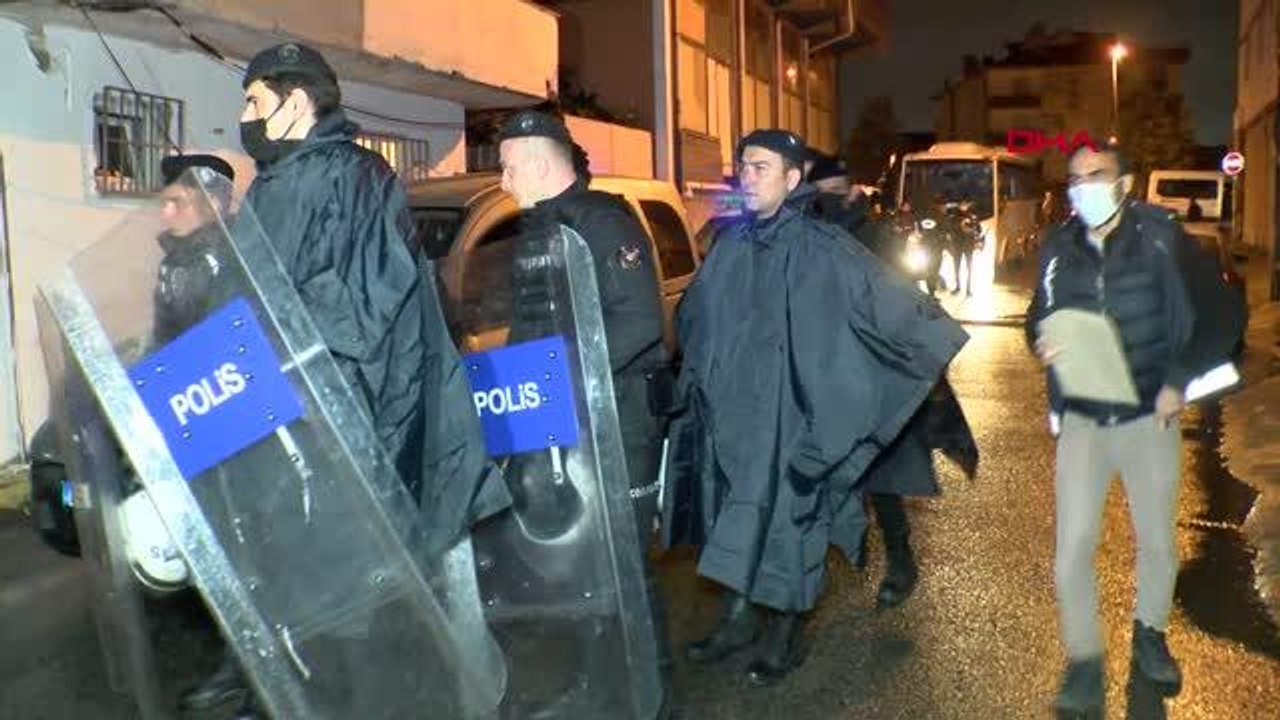 İSTANBUL-SANCAKTEPE'DE ÜLKEYE KAÇAK YOLLARLA GİREN KAĞIT TOPLAYICILARINA EŞ ZAMANLI OPERASYON