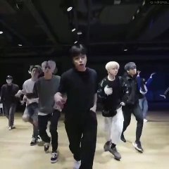 KINGDOM ver.’ Dance Practice video.⁣