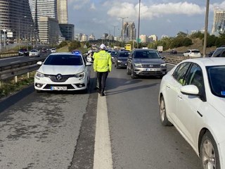 İSTANBUL'DA ÇAKARLI ARAÇ DENETİMİ