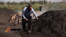 صناعة الفحم مهنة شاقة ومتعبة يمتهنها عدد من العراقيين