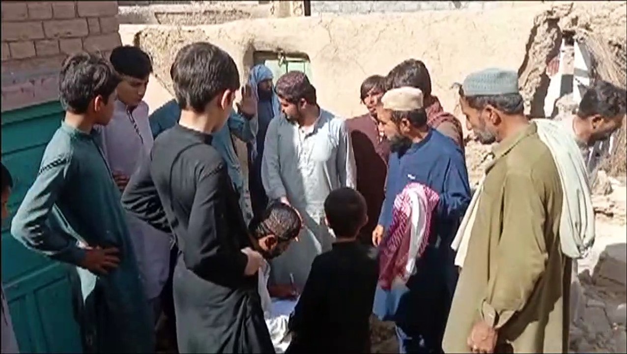 عشرون قتيلاً على الأقل في زلزال ضرب جنوب غرب با...
